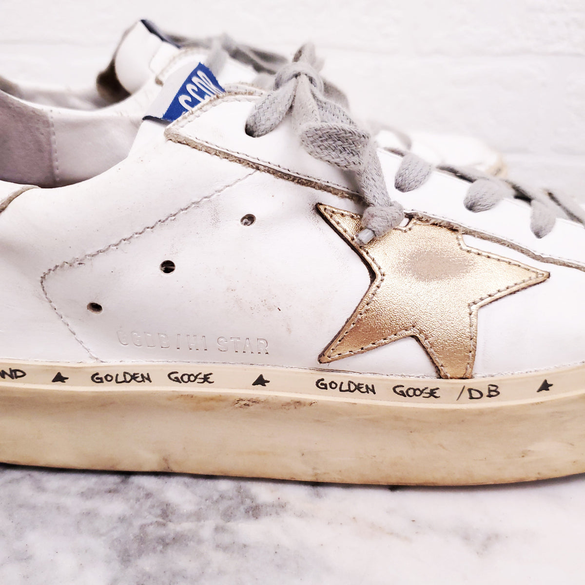 GOLDEN GOOSE WHITE AND GOLD ‘HIGH STAR’ SNEAKERS - SIZE 38