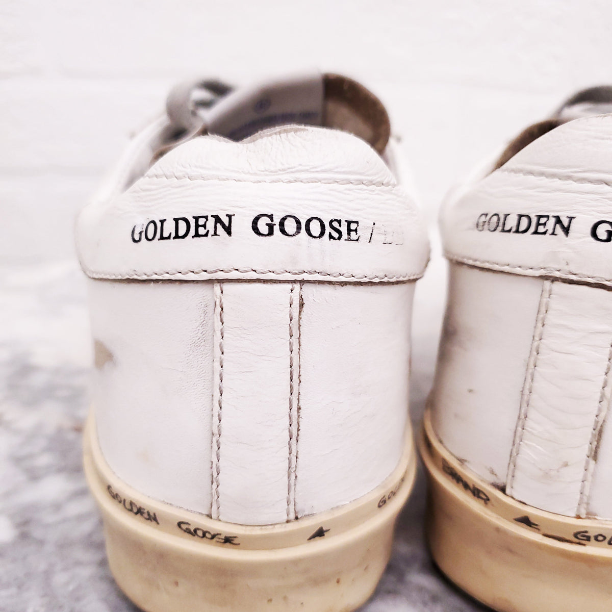 GOLDEN GOOSE WHITE AND GOLD ‘HIGH STAR’ SNEAKERS - SIZE 38