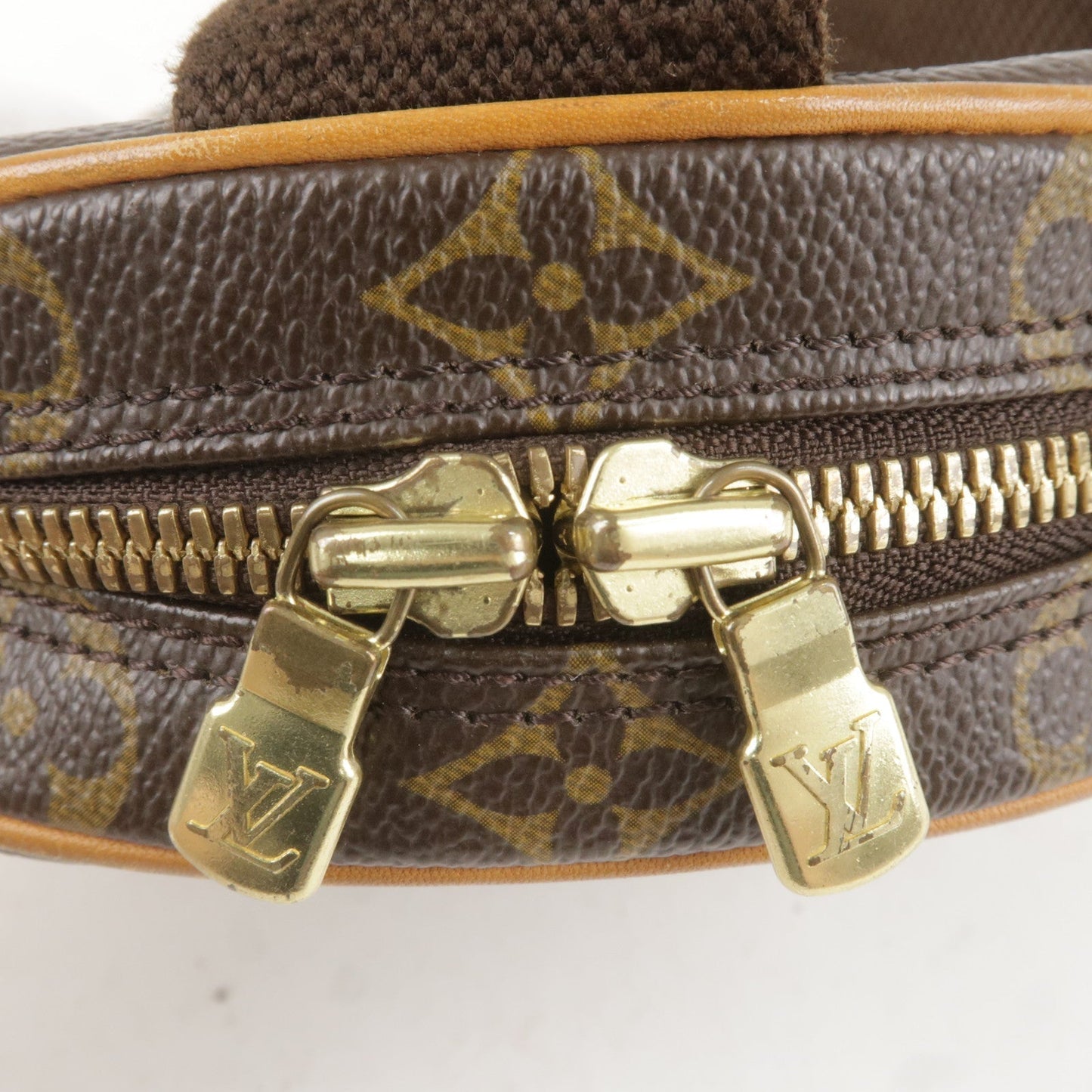 Louis Vuitton Monogram Pochette Gange Crossbody Bag M51870