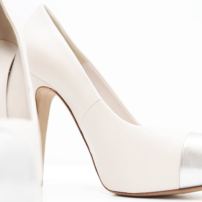 Chanel G28289 Leather Pumps