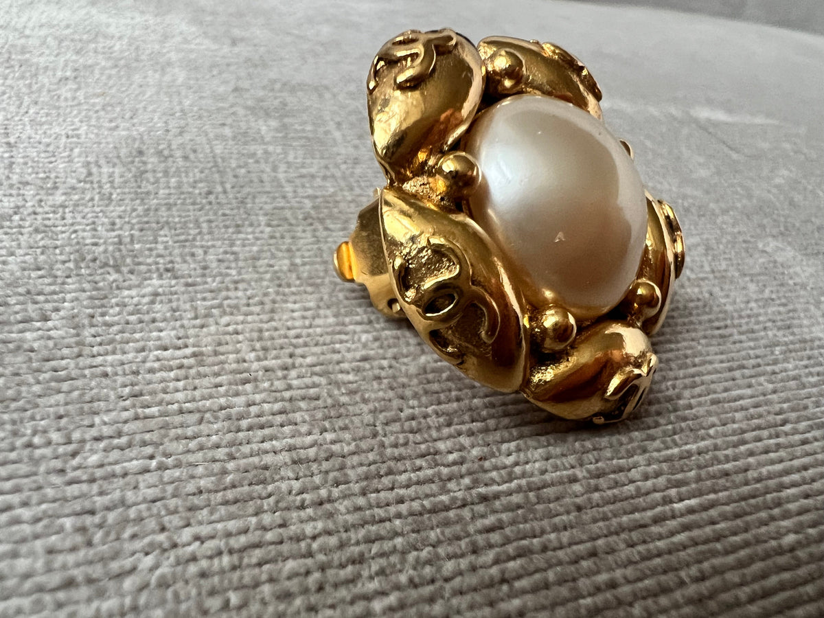 Chanel Vintage Cabochon CC Clip On Earrings