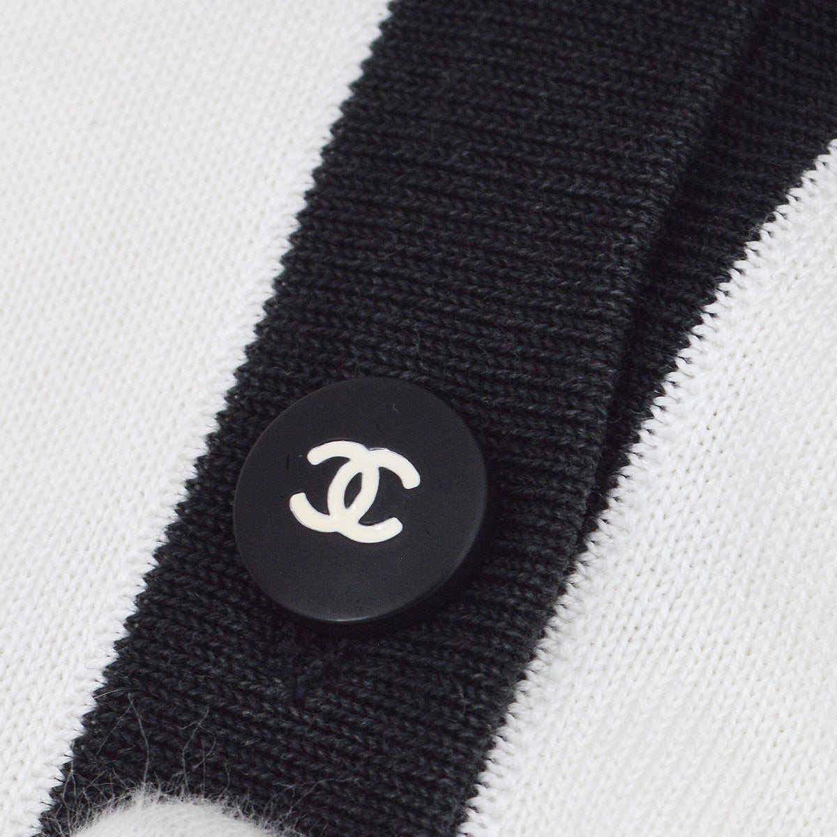 Chanel logo-buttons V-neck cardigan #44