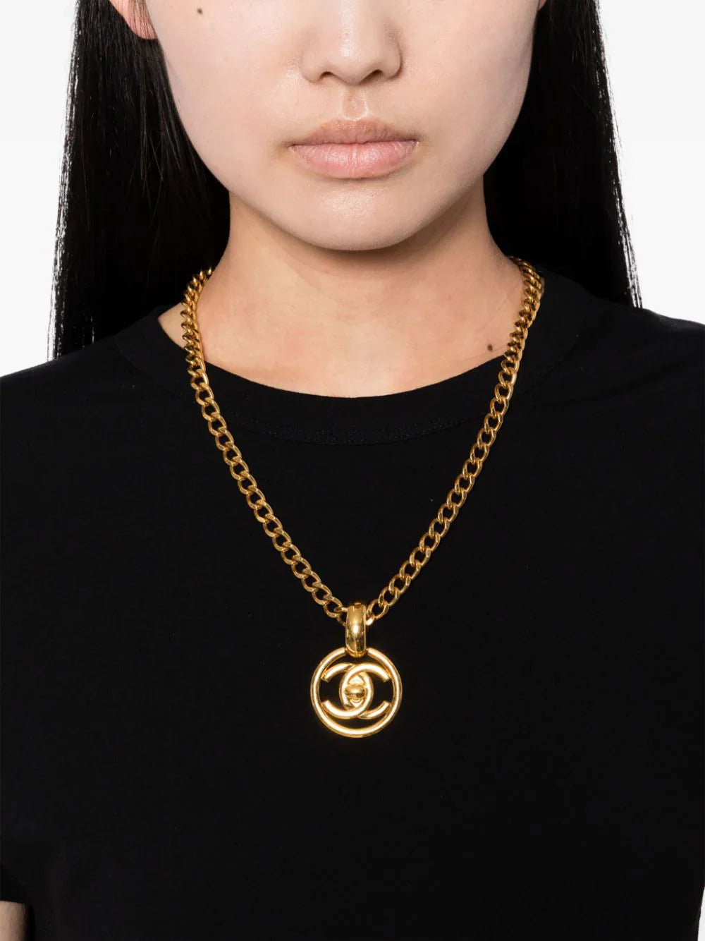 1997 CC Turn-lock Pendant Chain Necklace