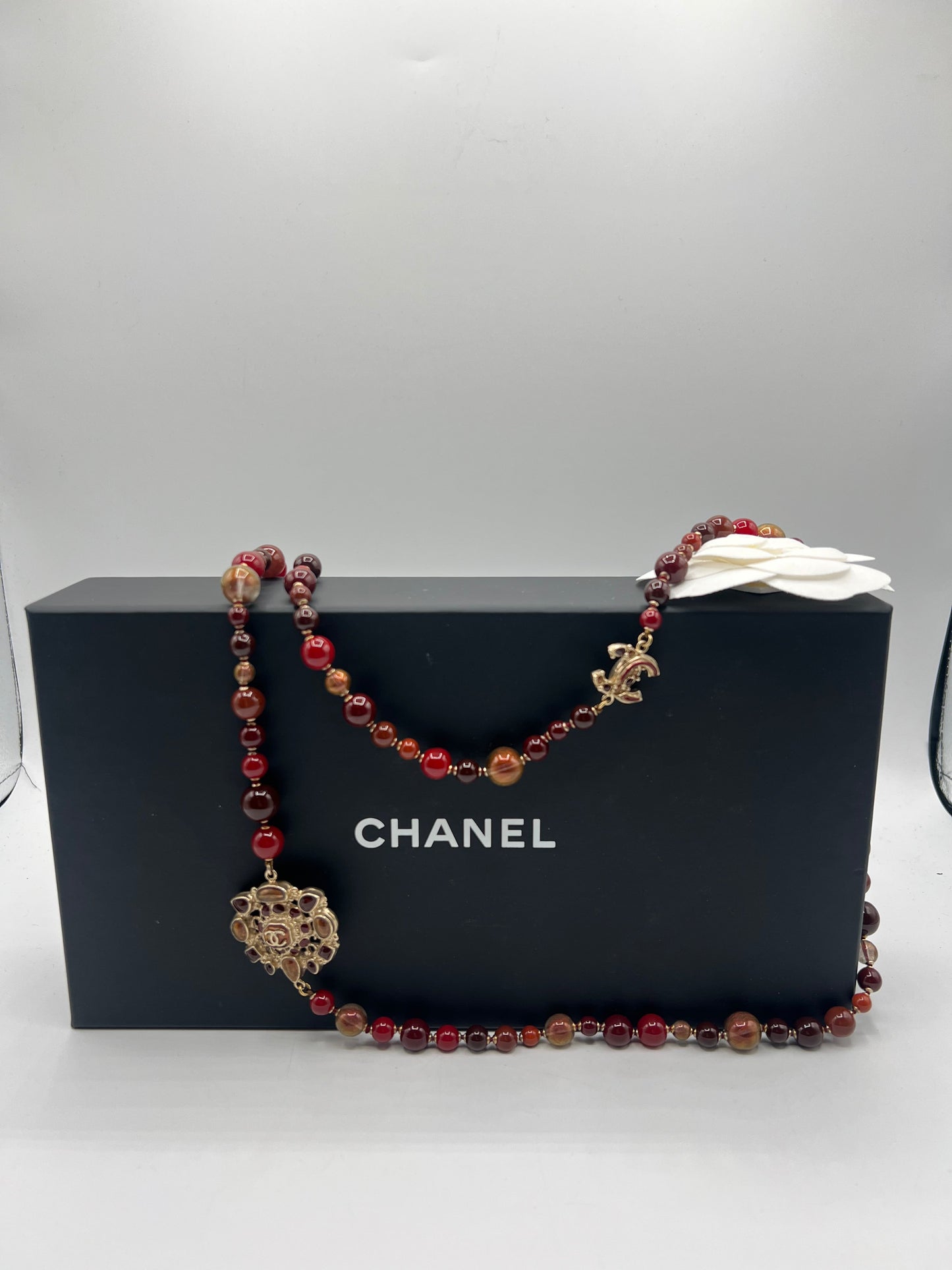 Chanel - Sautoir perles bordeaux