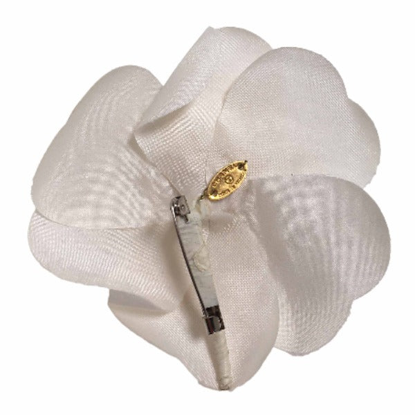CHANEL Brooch Not specified white Brooch Camelia corsage Women Used