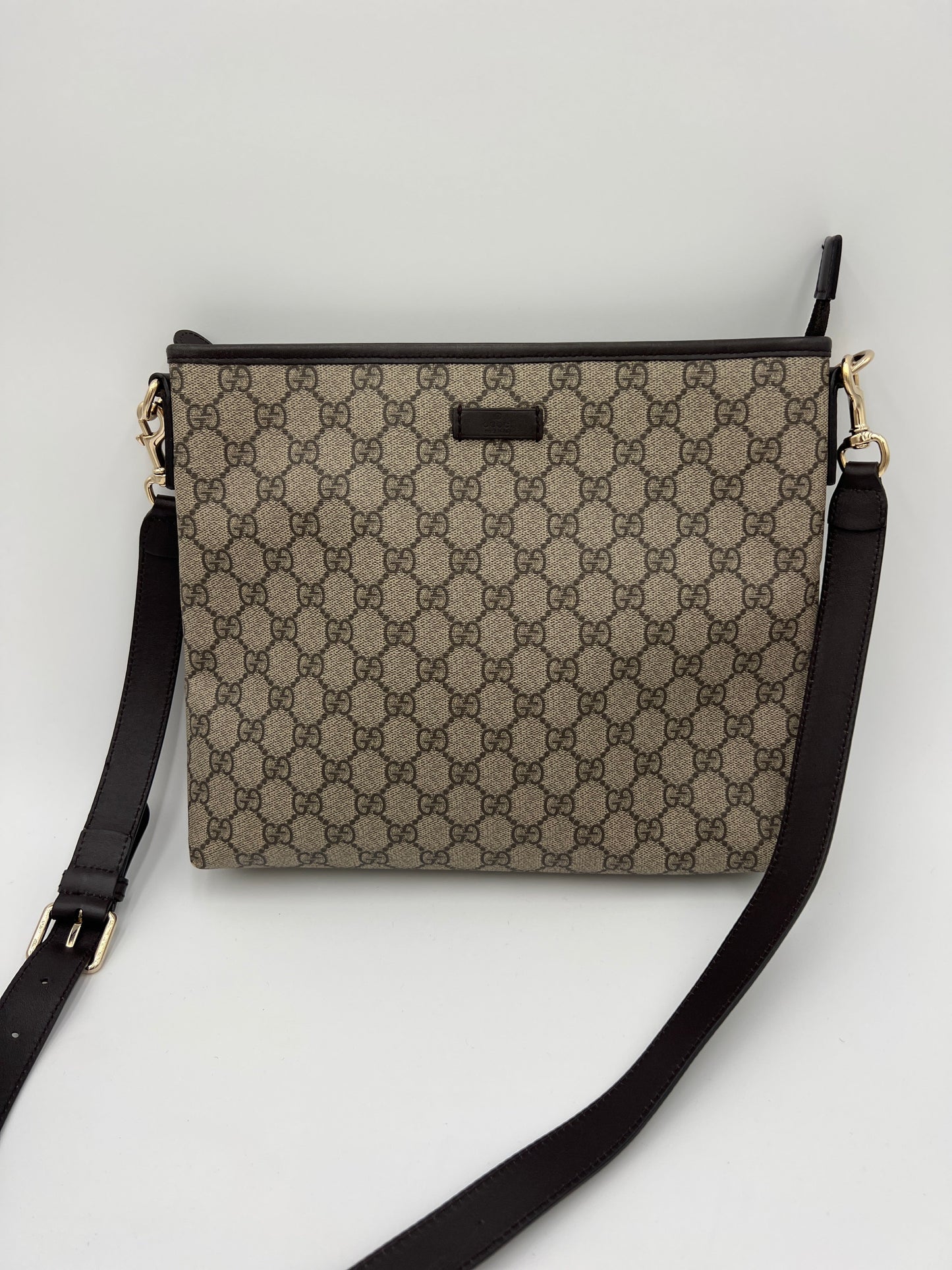 Crossbody Luxury Designer By Gucci, Size: Medium