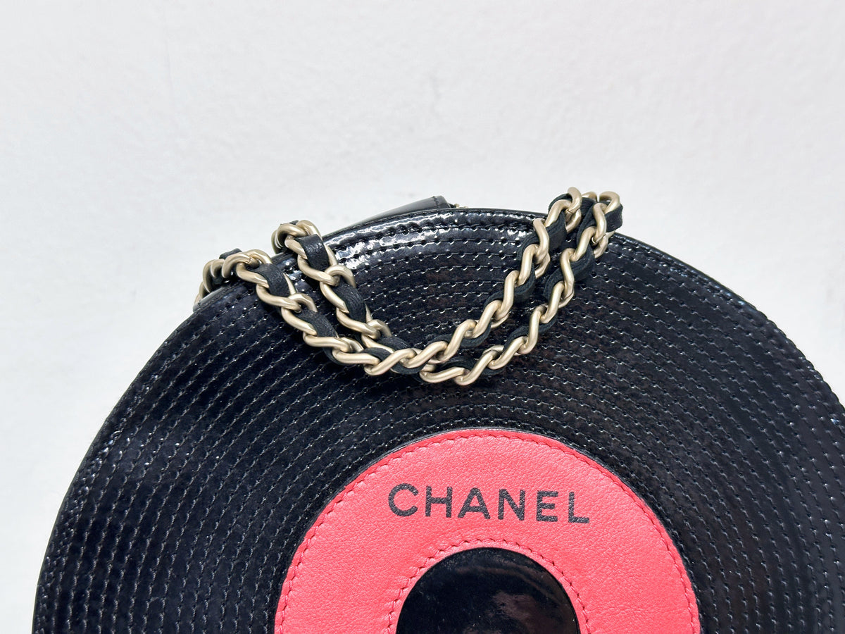 Chanel Record Chain Bag in Patent Leather Black Red 8954 holo