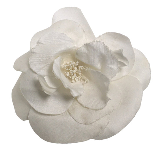 CHANEL Brooch plastic white Camelia With Box corsage Women Used
