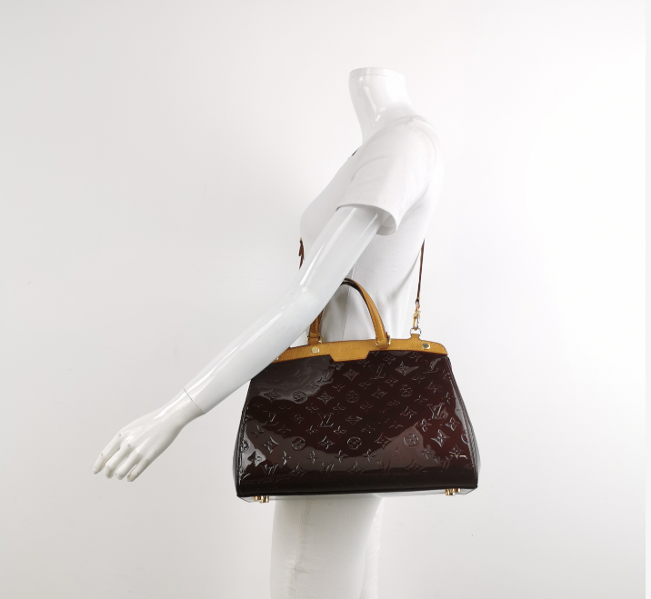 Preloved Louis Vuitton (LV) Brea bag cherry color 33cm 250311781100818