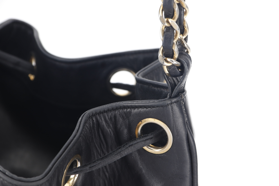 CHANEL VINTAGE BLACK LAMBSKIN BUCKET BAG WITH COIN POUCH GOLD HARDWARE NO HOLO, NO  AND NO DUST COVER