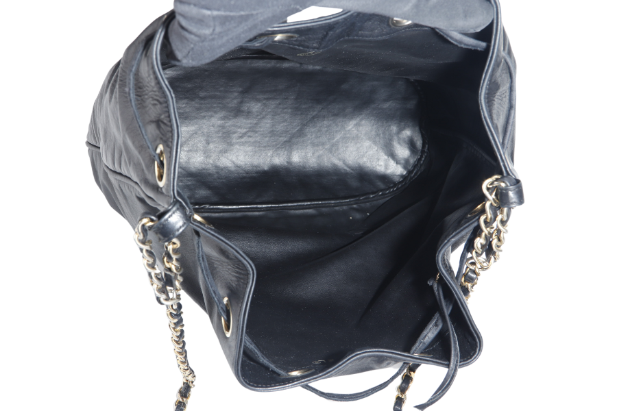CHANEL VINTAGE BLACK LAMBSKIN BUCKET BAG WITH COIN POUCH GOLD HARDWARE NO HOLO, NO  AND NO DUST COVER