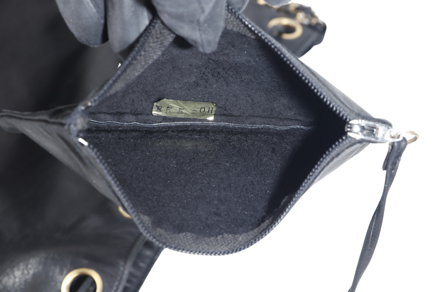 CHANEL VINTAGE BLACK LAMBSKIN BUCKET BAG WITH COIN POUCH GOLD HARDWARE NO HOLO, NO  AND NO DUST COVER