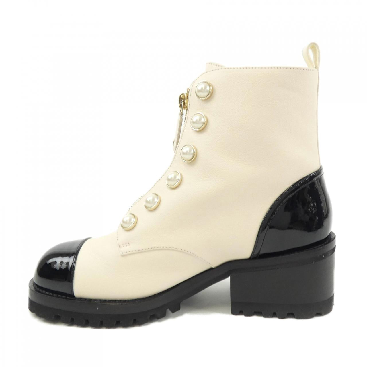 Chanel G45183B13925 Calfskin Patent Calfskin Boots