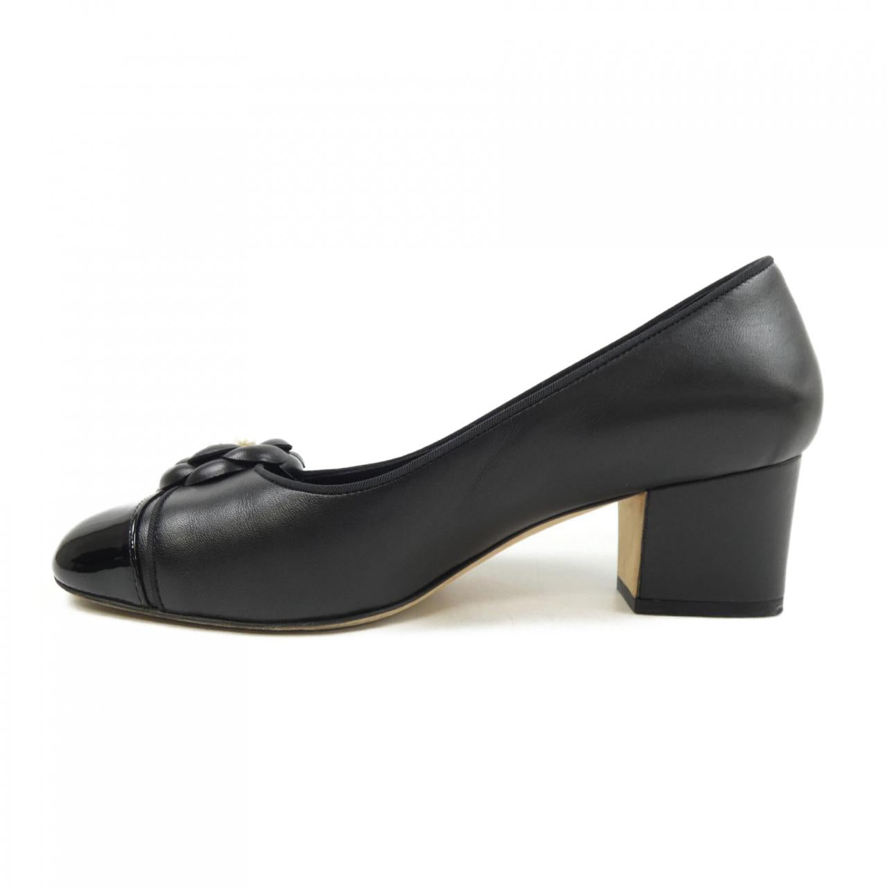 Chanel G31665Y50216 Lambskin Patent Leather Pumps