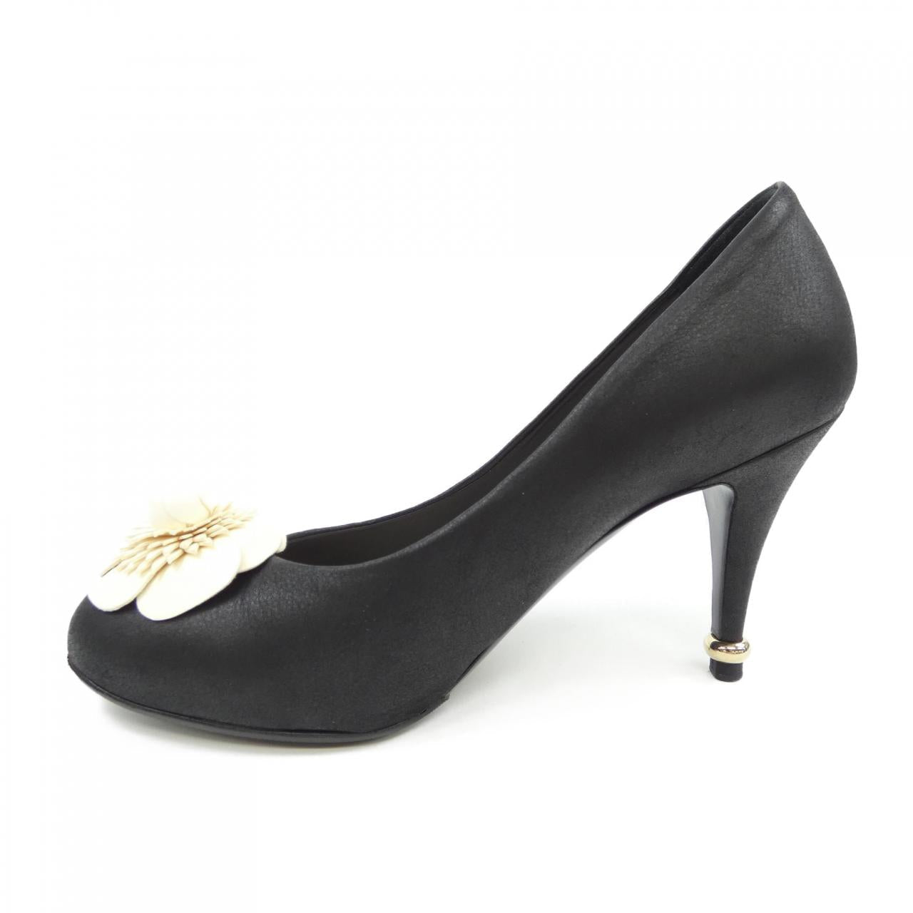 Chanel G30219X01080 Supple Calfskin Pumps