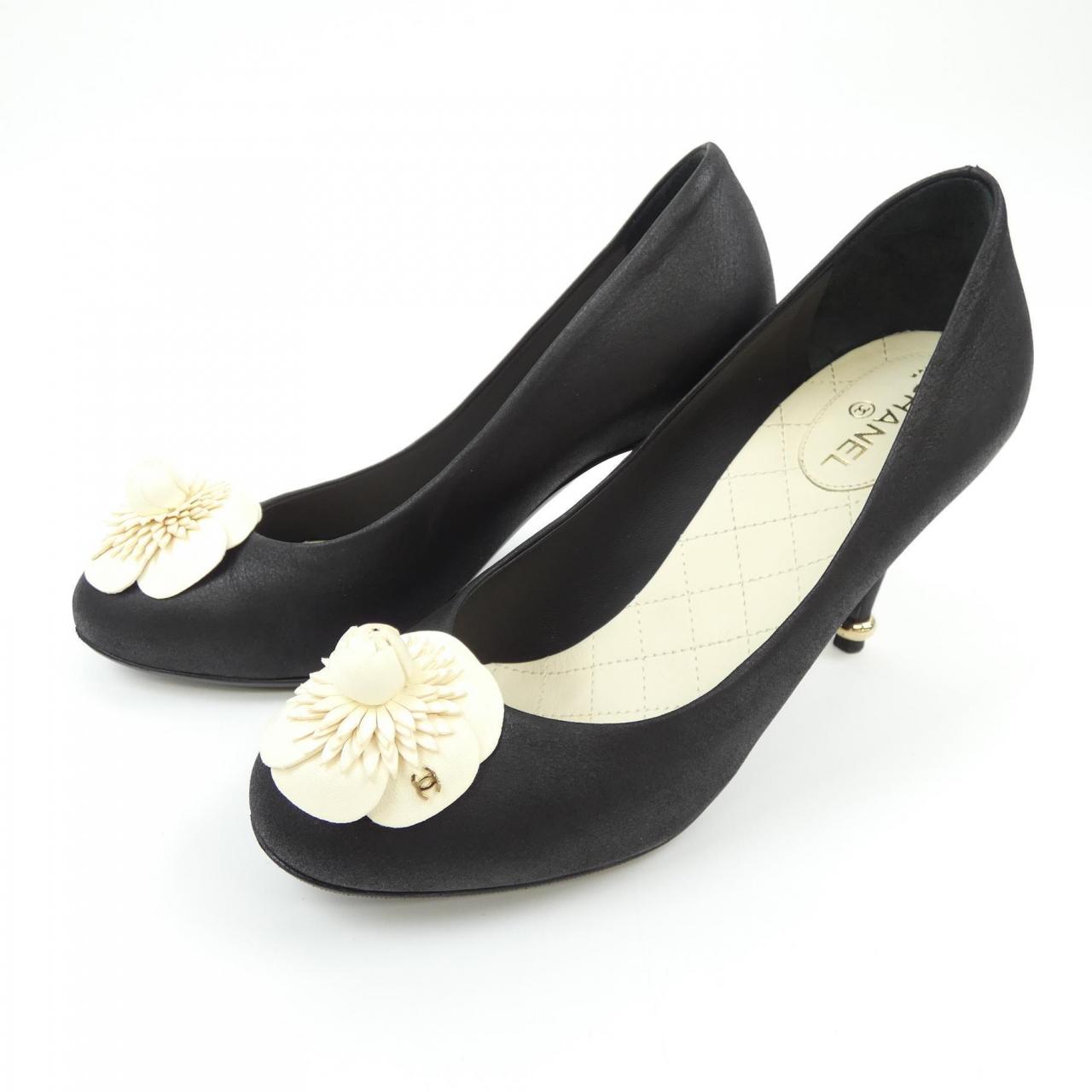 Chanel G30219X01080 Supple Calfskin Pumps