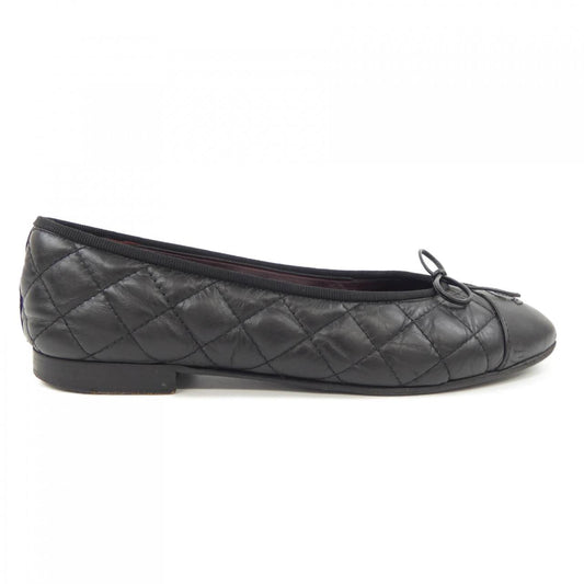 Chanel G26250X01725 Aged Calfskin Flat Shoes
