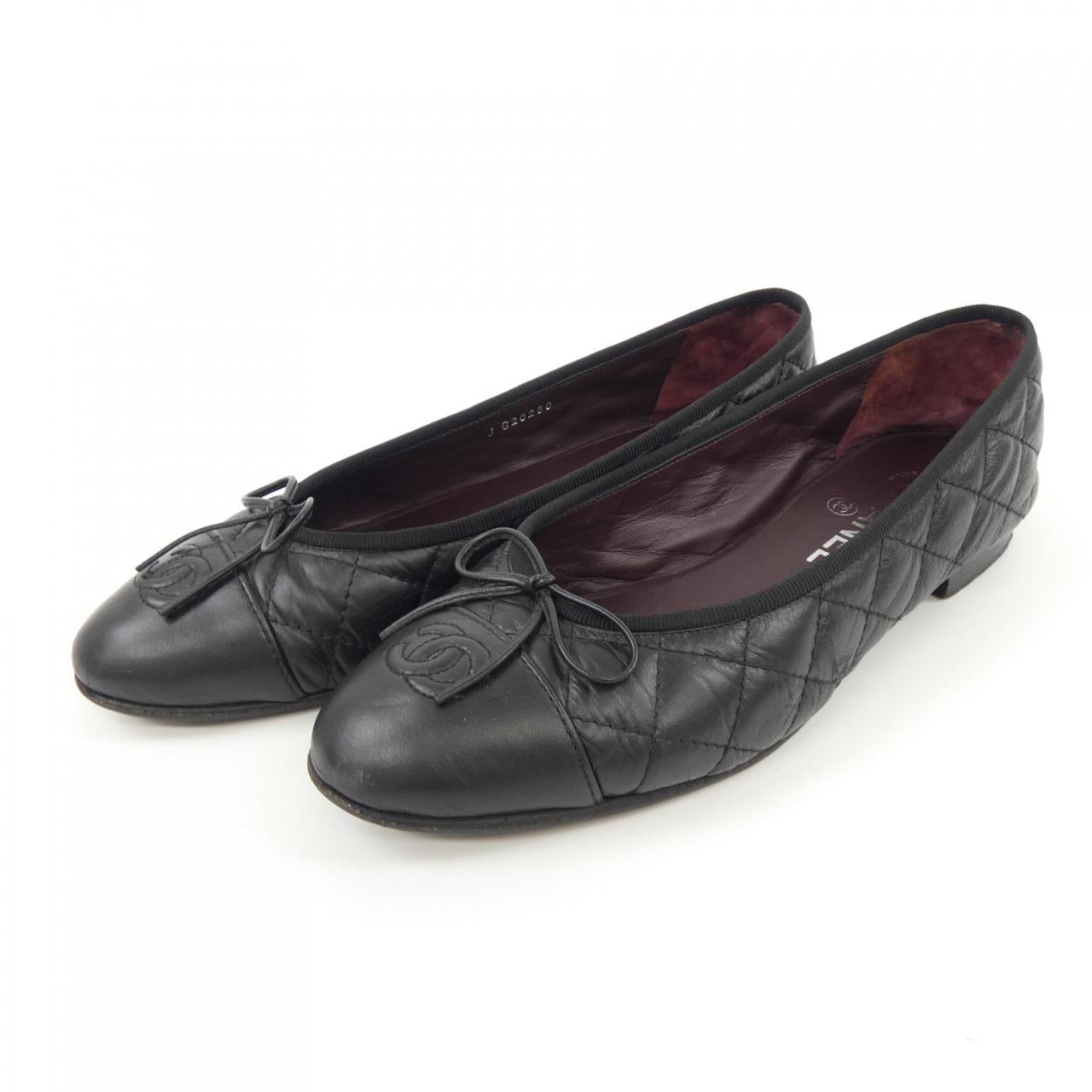 Chanel G26250X01725 Aged Calfskin Flat Shoes