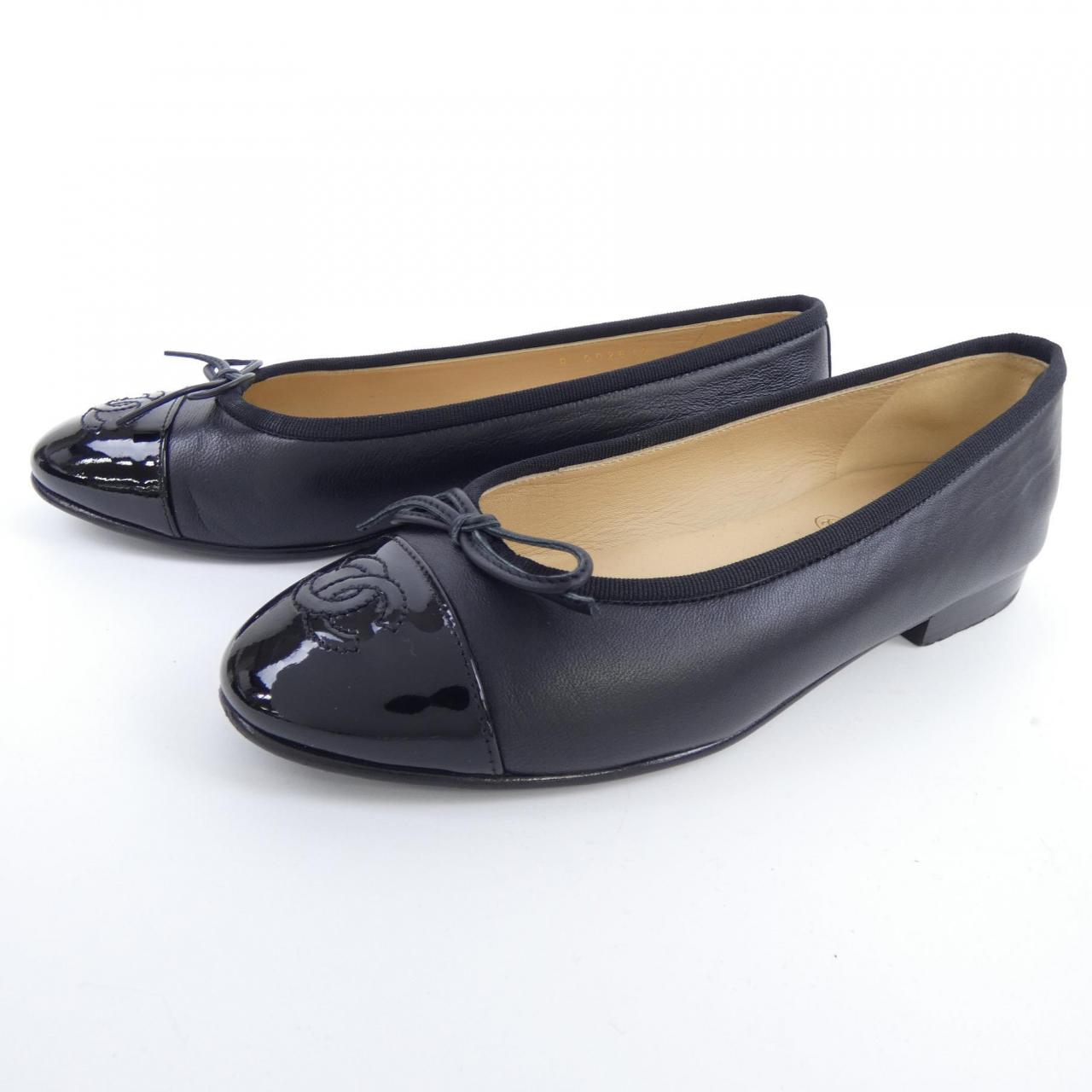 Chanel Lambskin Patent Calfskin Flat Shoes