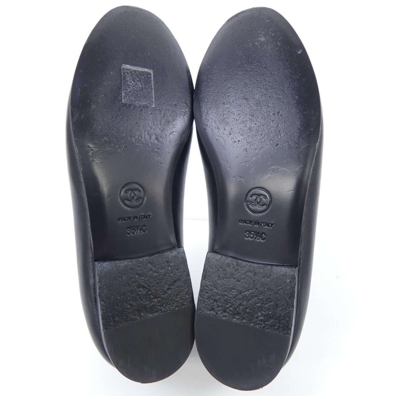 Chanel Lambskin Patent Calfskin Flat Shoes