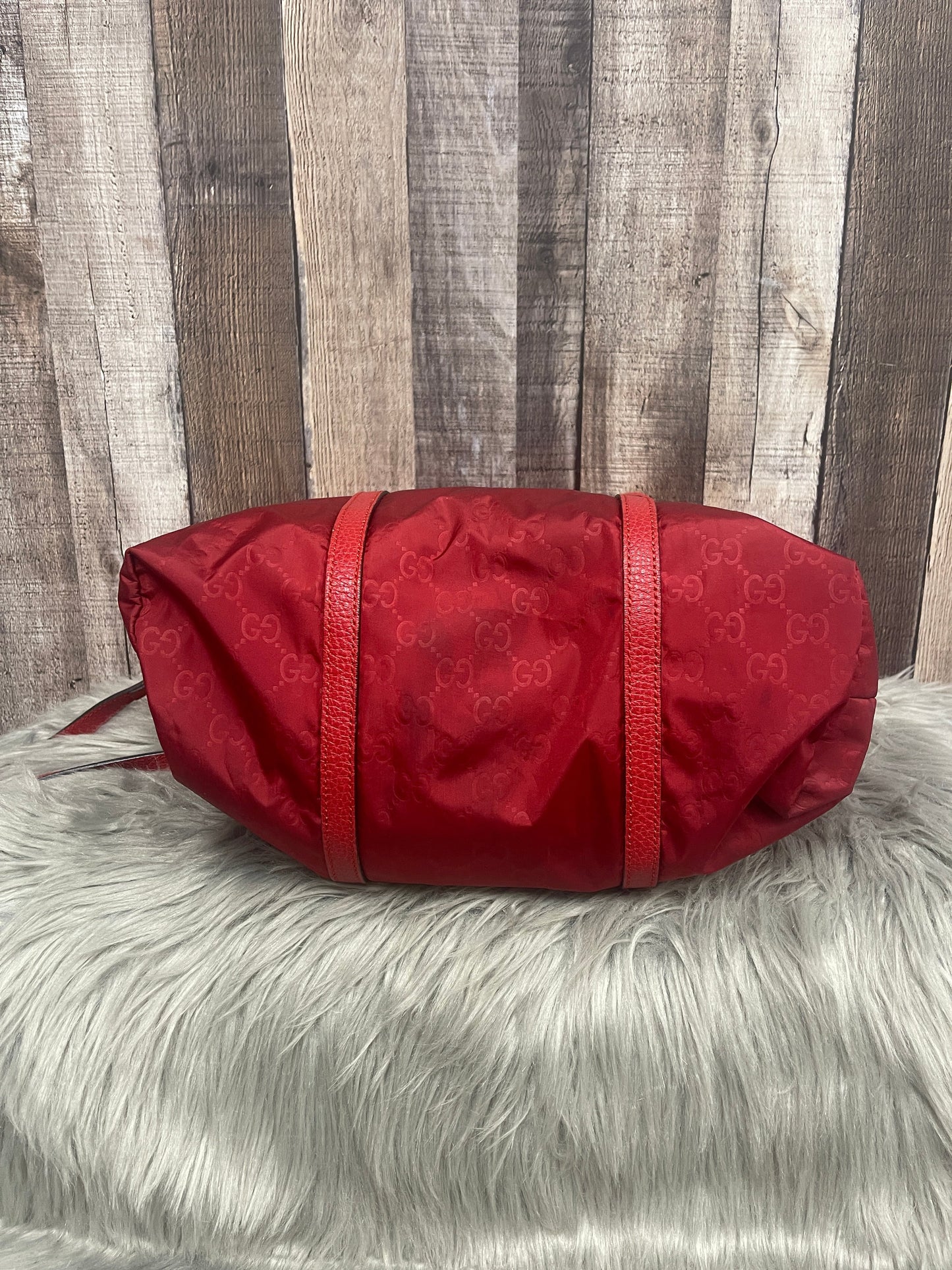 Crossbody Luxury Designer By Gucci, Size: Large