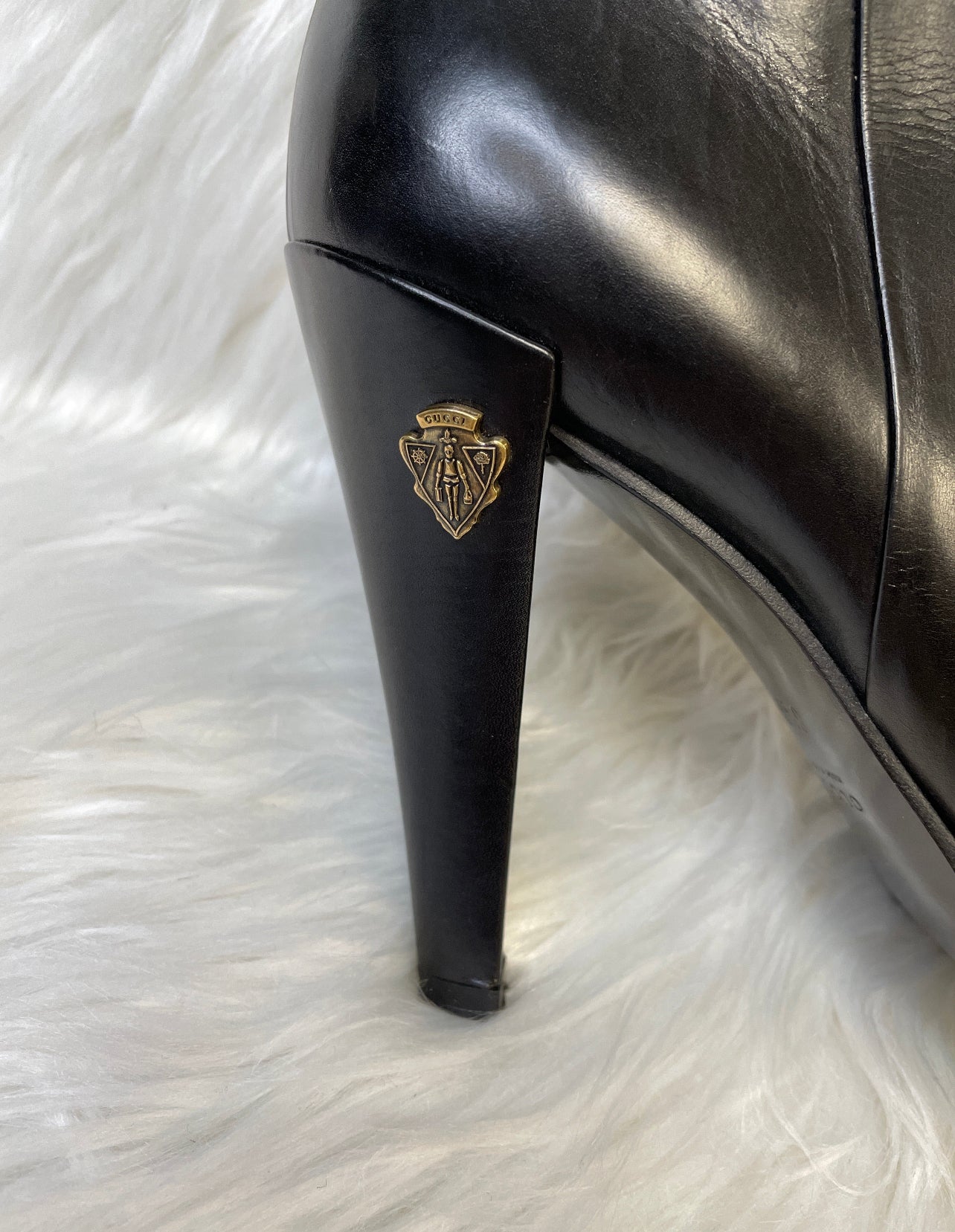 Black Shoes Luxury Designer Gucci, Size 8.5