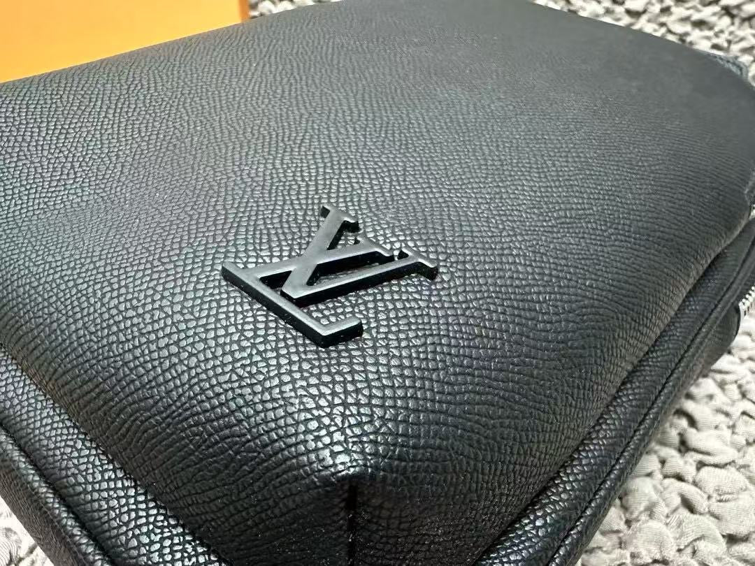 MBG077 Avenue Slingbag / 7.9 x 12.2 x 2.8 inches / HIGHEST QUALITY VERSION
