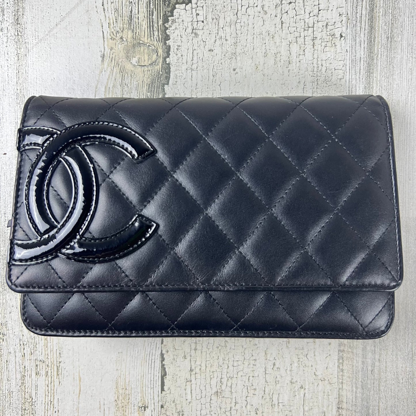 Crossbody Luxury Designer By Chanel  Size: Small