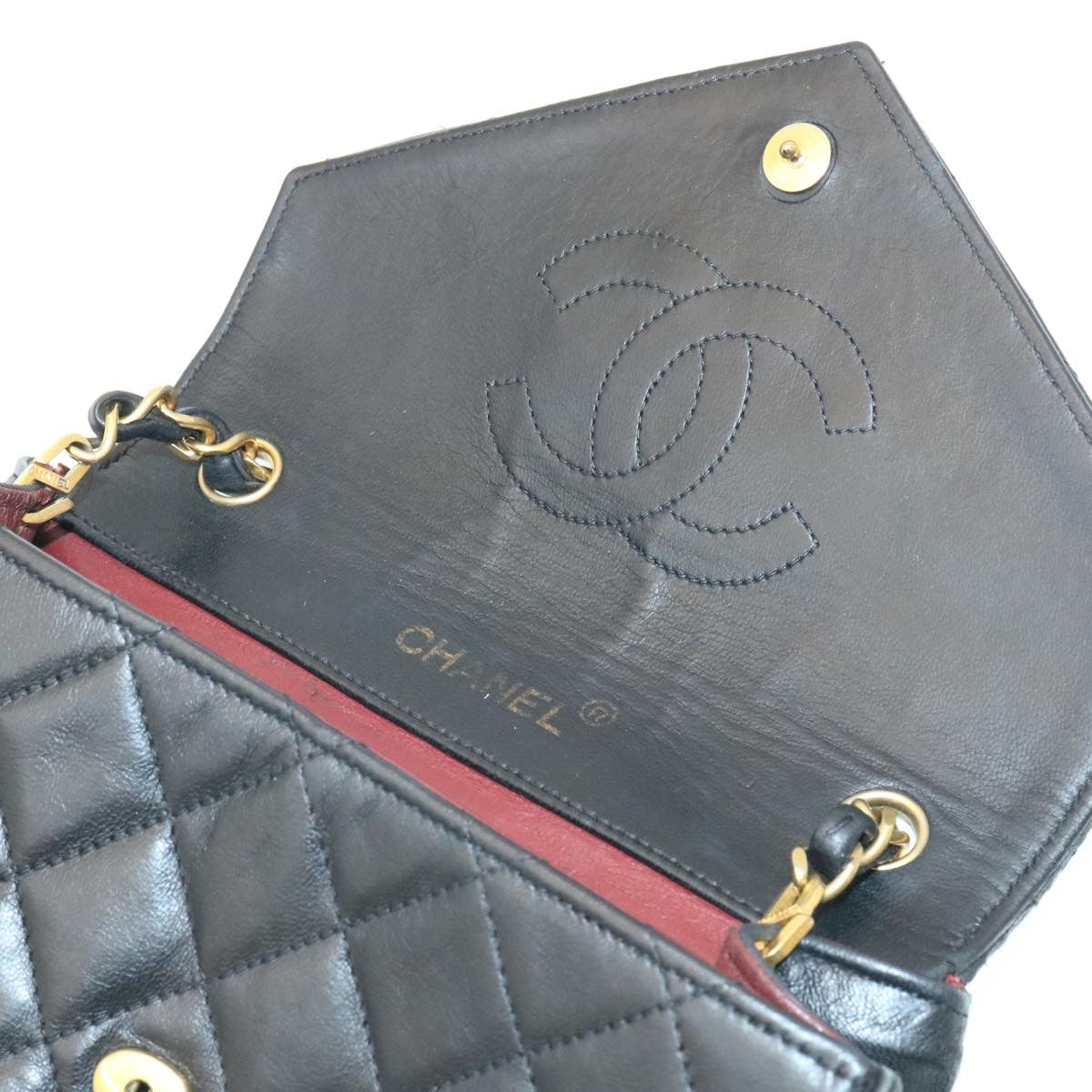 Top Quality Chanel Lamb Skin Matelasse Chain Shoulder Bag Black CC Auth 25810A