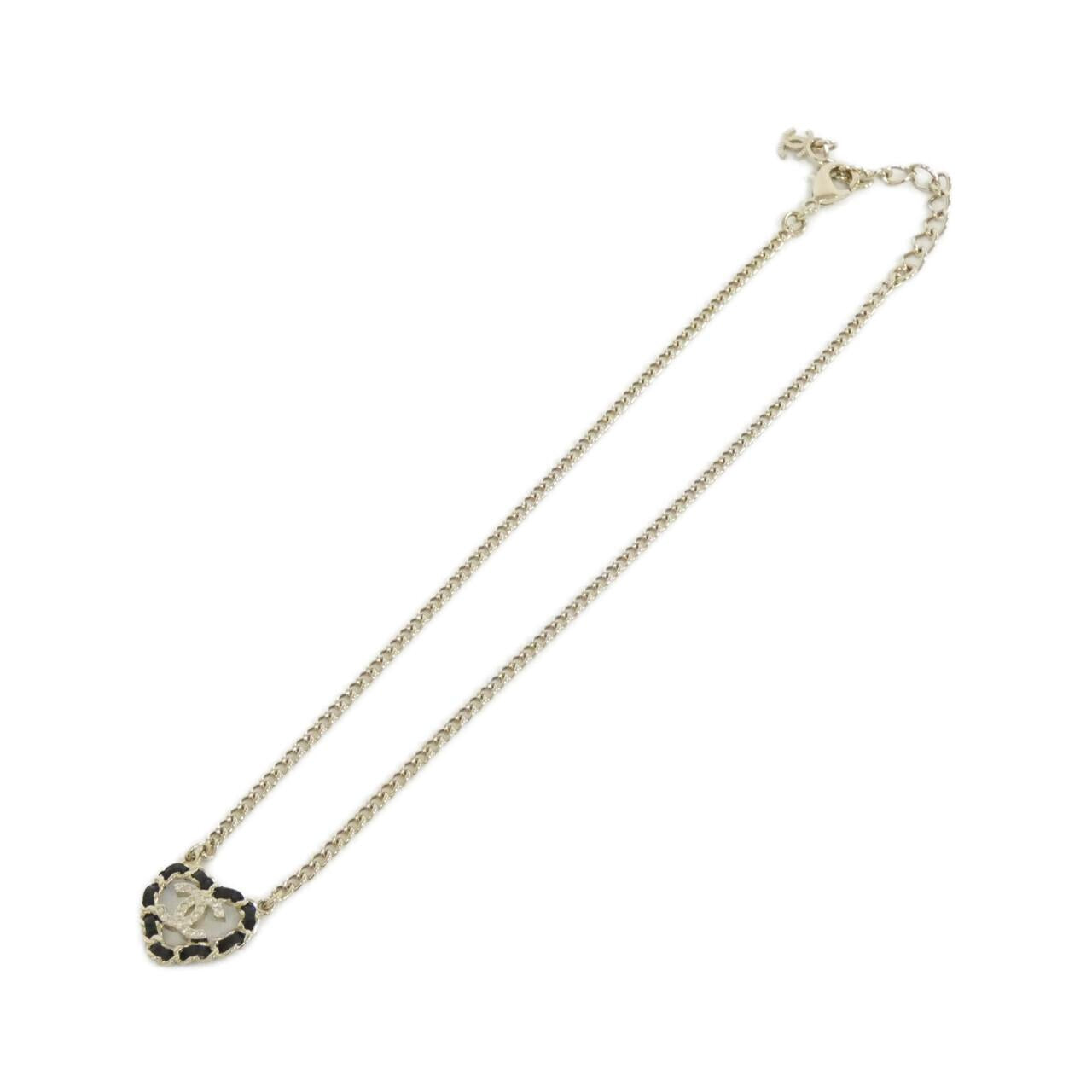 Chanel ABG336 Calf Necklace