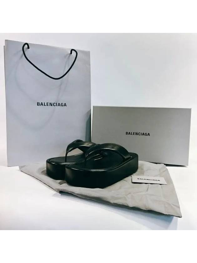Luxury Balenciaga  Women's Rise Thong Flip Flops Black
