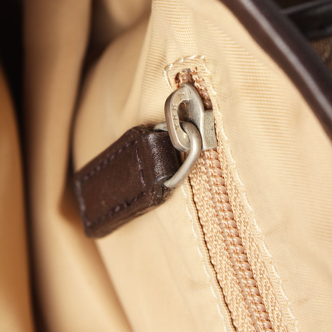 Street Chic Trotter Shoulder Bag
