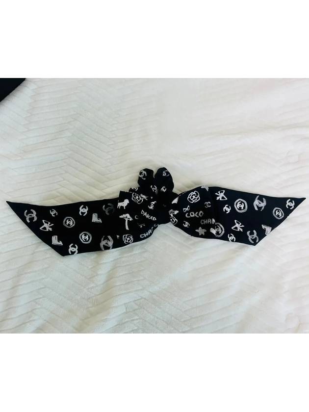 Silk Twill Hair Chouchou Black Chanel