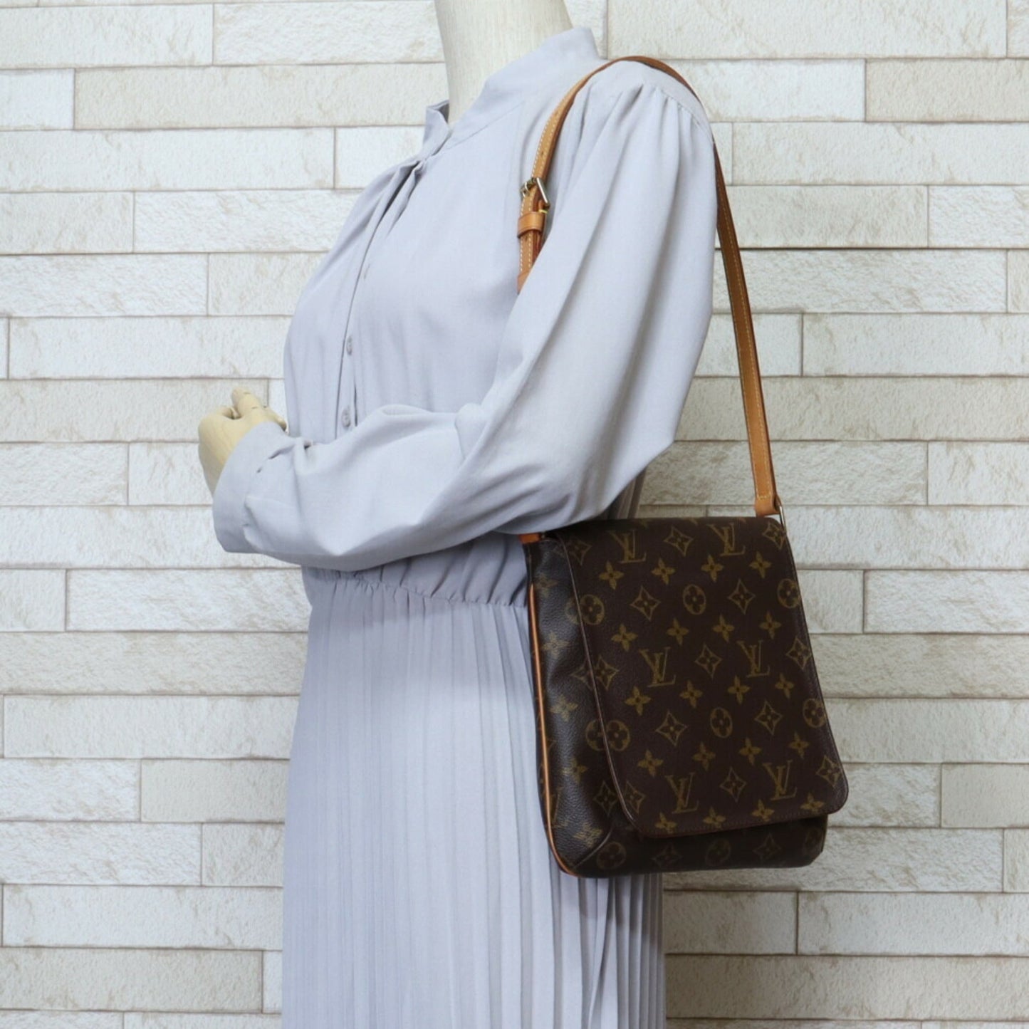 Louis Vuitton Monogram  Monogram Shoulder Bag
