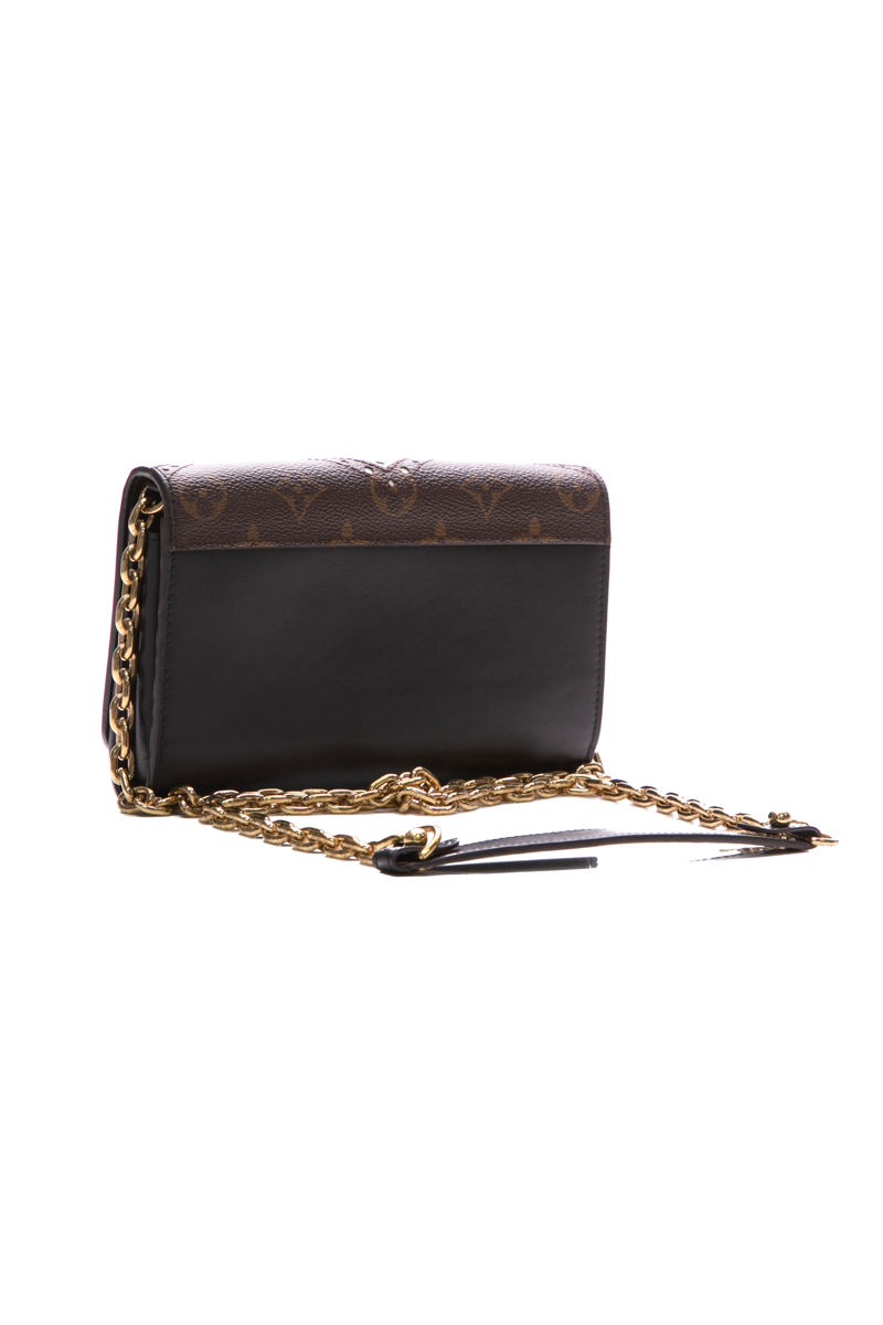 Brogue Twist Chain Wallet Bag