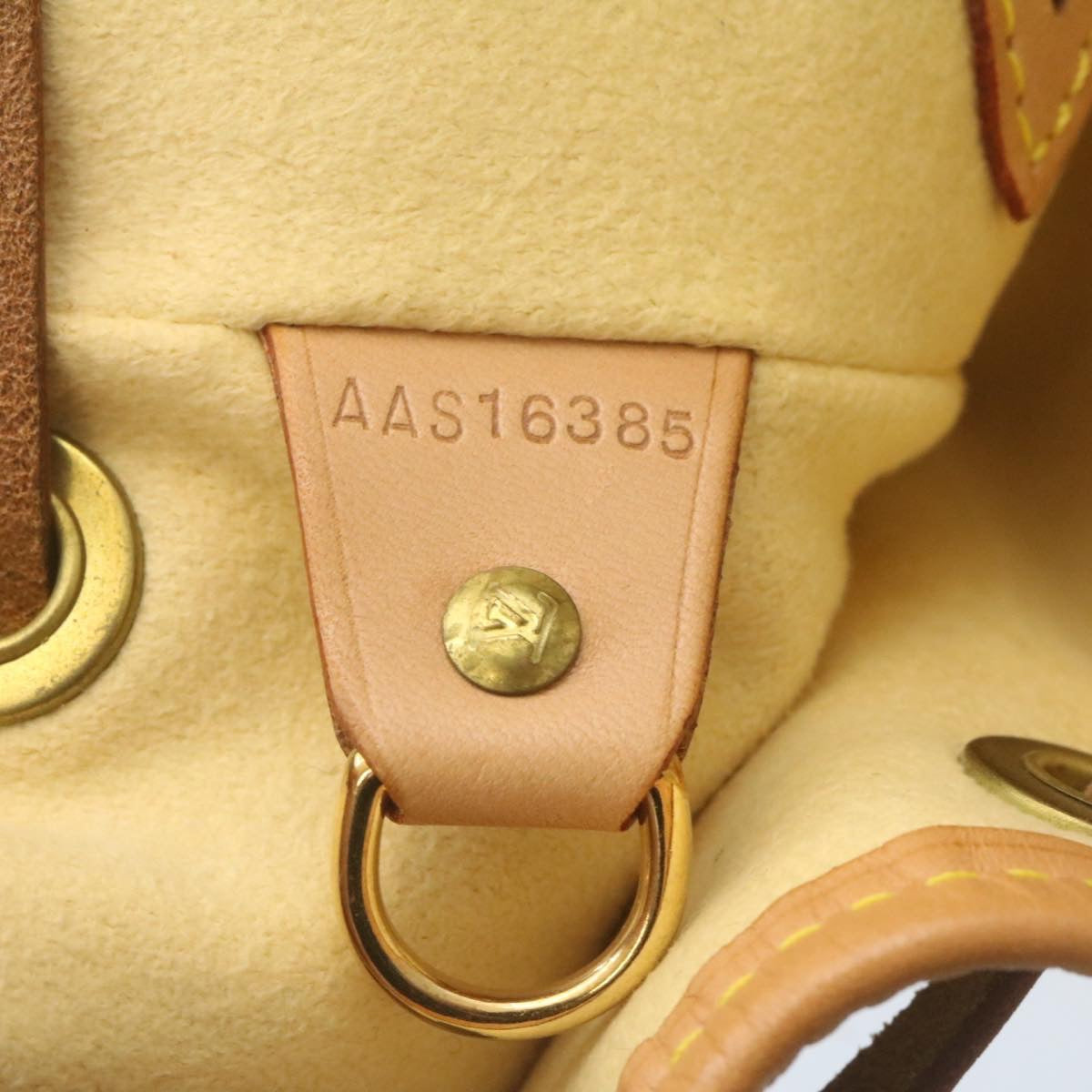 LOUIS VUITTON Nomad Leather Montsouris MM ShoulderBag SP order Beige Auth 28931A