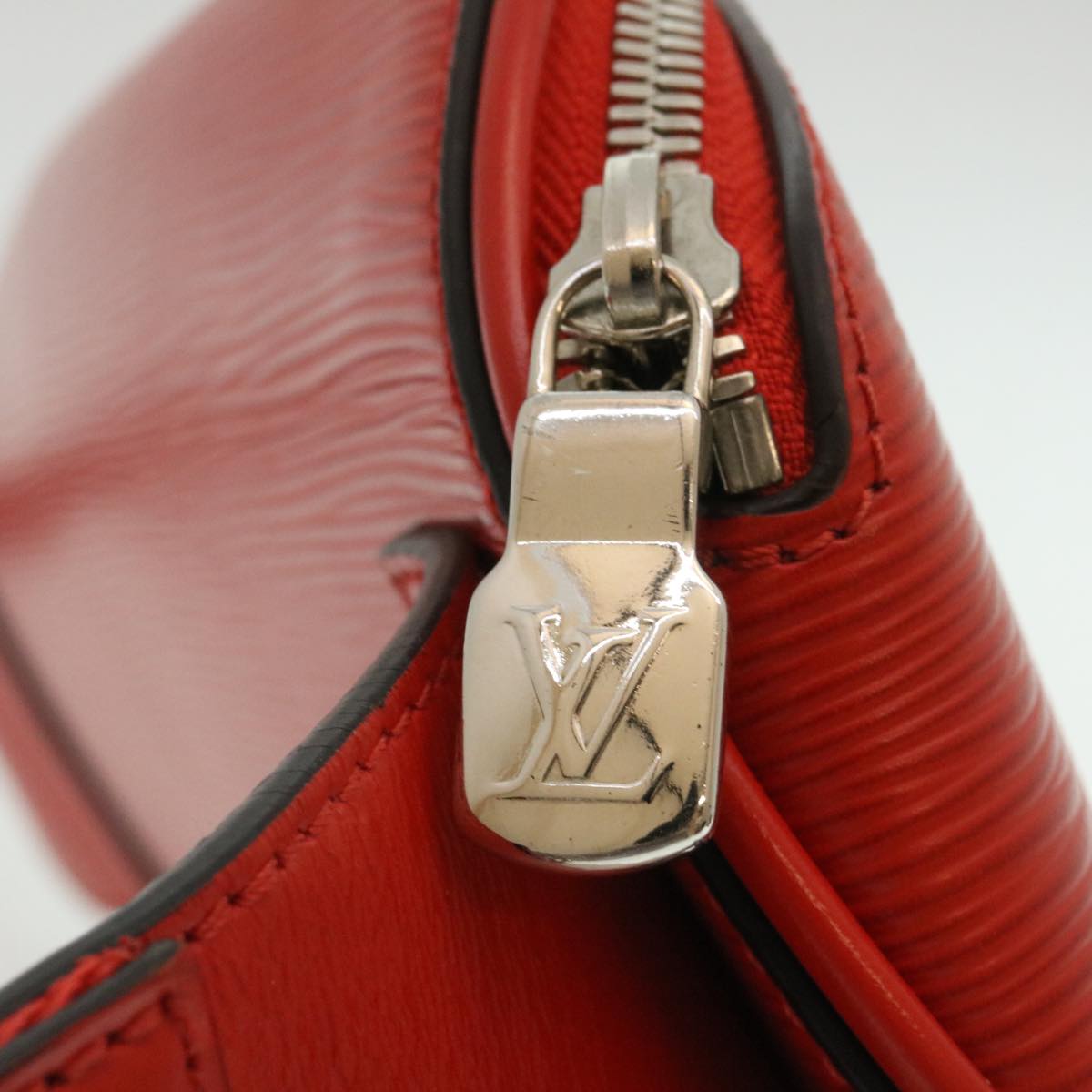 LOUIS VUITTON �~ Supreme Epi Bum Bag Waist Bag Red M53418 LV  29232A