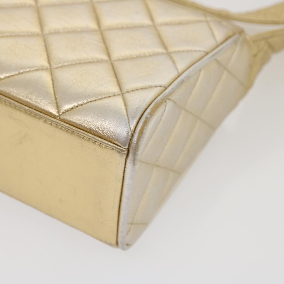 Top Quality Chanel Matelasse Shoulder Bag Lamb Skin Gold CC Auth 29567A