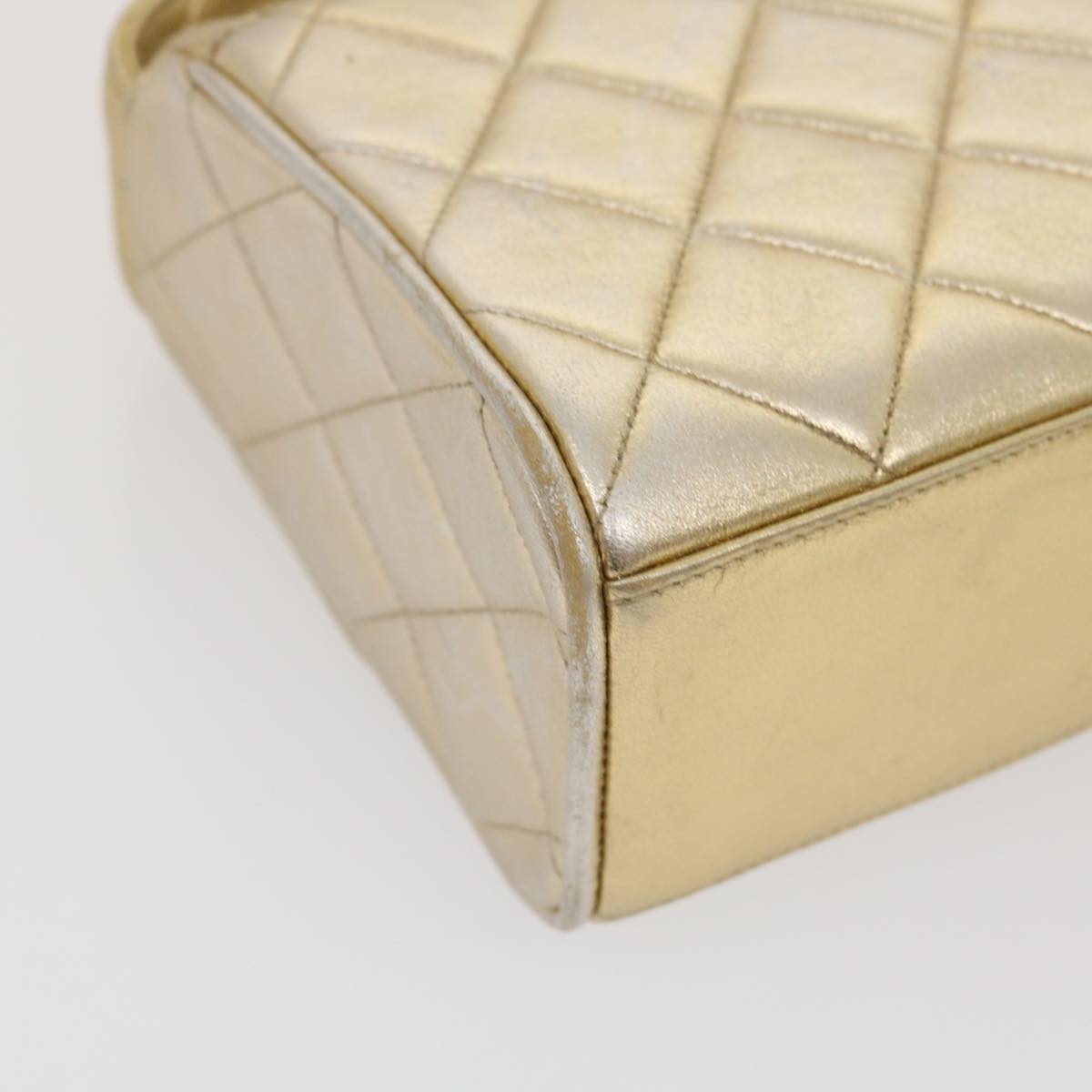 Top Quality Chanel Matelasse Shoulder Bag Lamb Skin Gold CC Auth 29567A