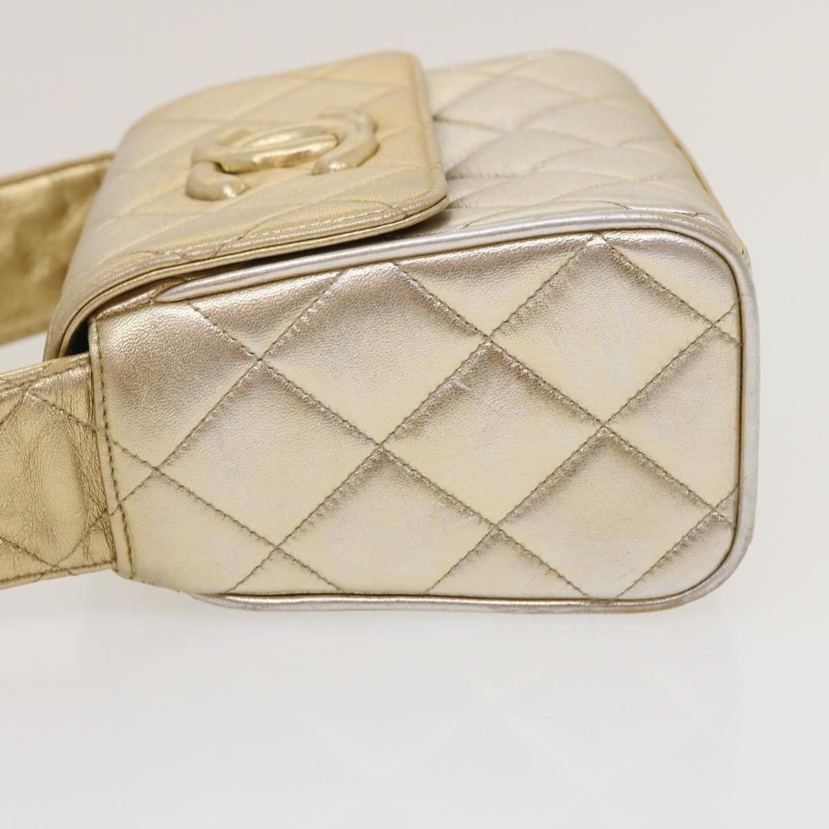Top Quality Chanel Matelasse Shoulder Bag Lamb Skin Gold CC Auth 29567A