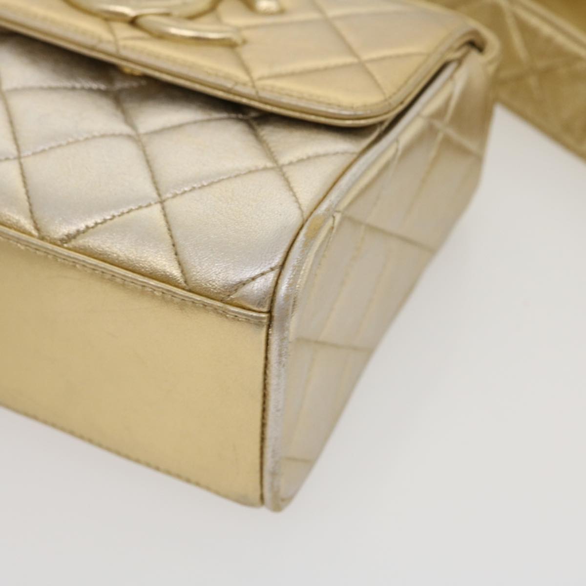 Top Quality Chanel Matelasse Shoulder Bag Lamb Skin Gold CC Auth 29567A