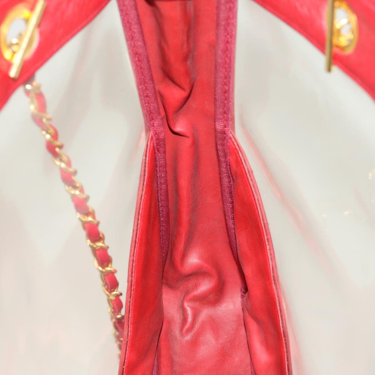 Top Quality Chanel Matelasse Chain Shoulder Bag Lamb Skin Enamel Red Clear CC Auth 29894A