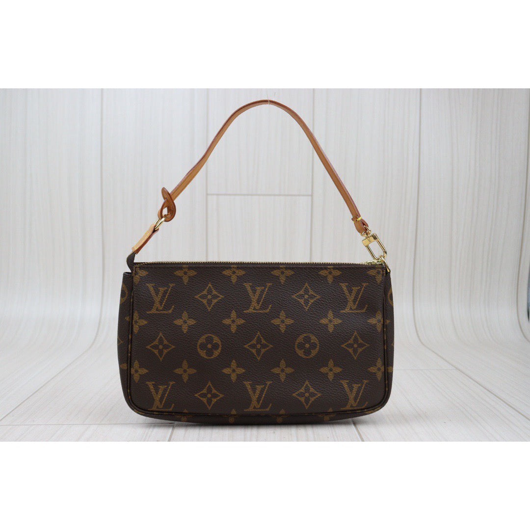 Rank AB ｜ LV Monogram Pochette Accessoires Vintage Model ｜24030724