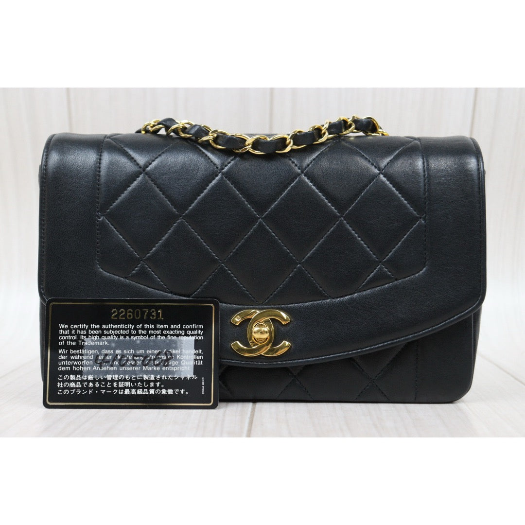 Good ( Rank AB)｜ CHANEL Matrasse Diana 22 Lamb Skin  Chain Bag Made in 1991-1994 Year｜P25031403