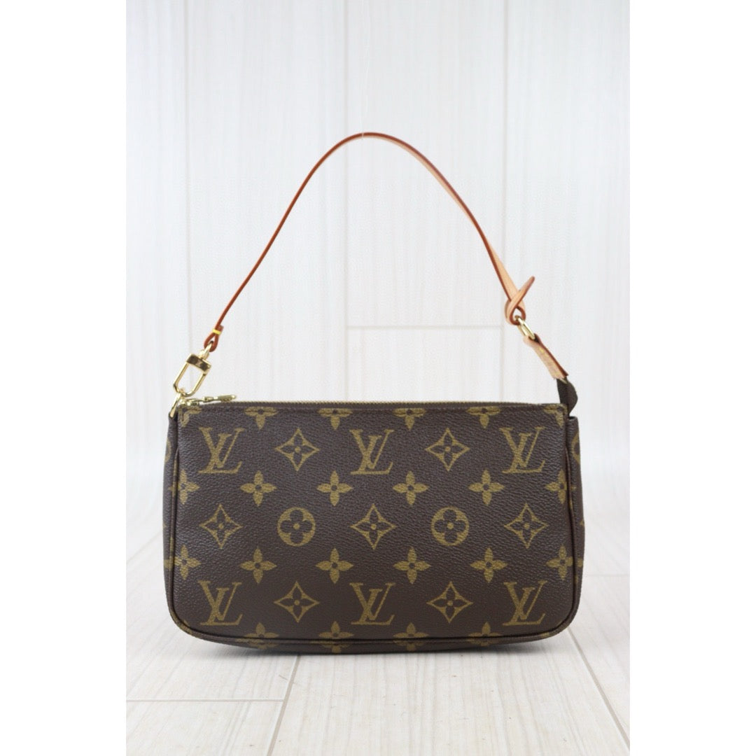 Very Good ( Rank A) ｜ LV Monogram Pochette Accessoires Vintage Model｜24080809