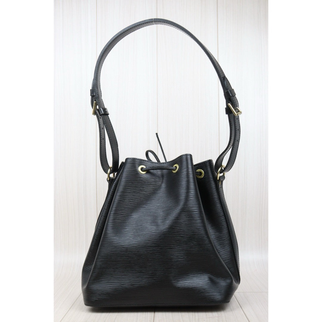Very Good ( Rank A) ｜ LV Epi Noe Shoulder Bag Black｜25041004