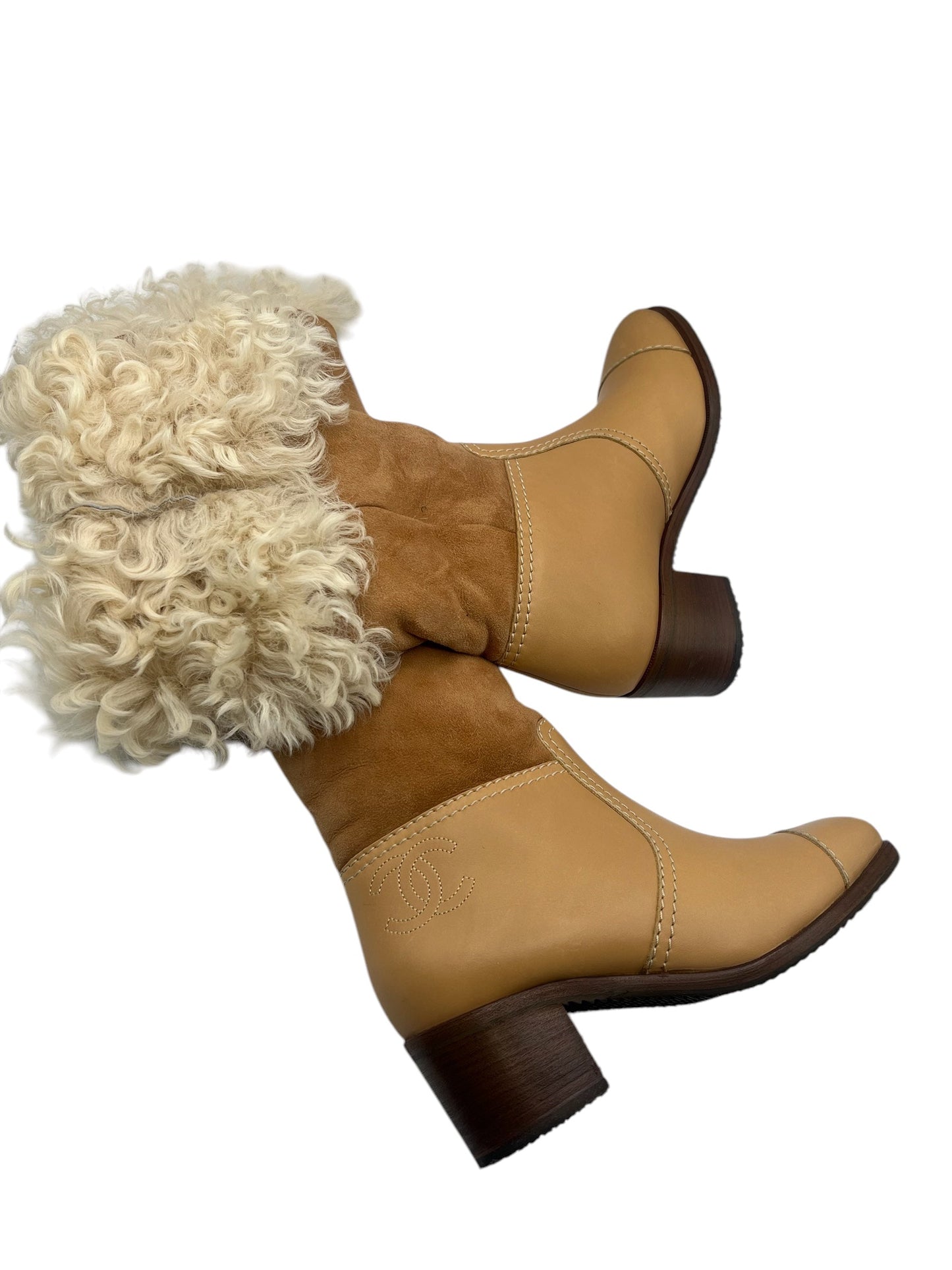 Chanel - bottes cuir suédé shearling beiges