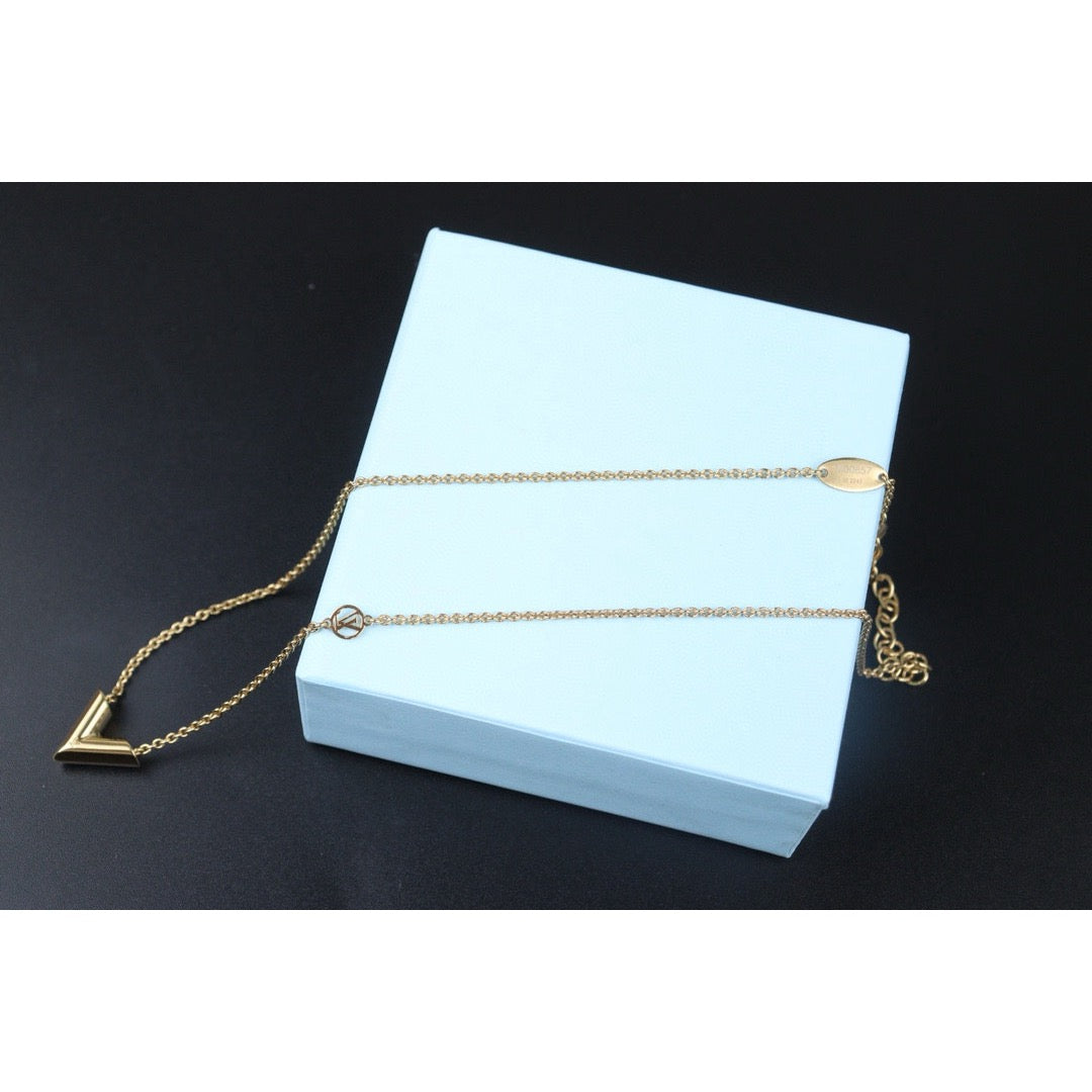 Rank A ｜ LV Collier Essential V Necklace ｜24082210
