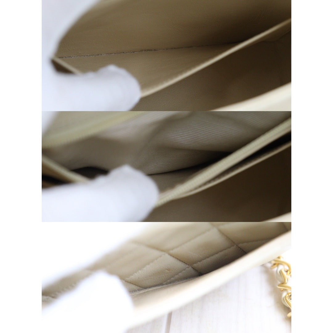 Good ( Rank AB)｜ CHANEL Lanbskin Square 17 Pearl White Shoulder Bag Made In 1996～1997Year ｜P24062803