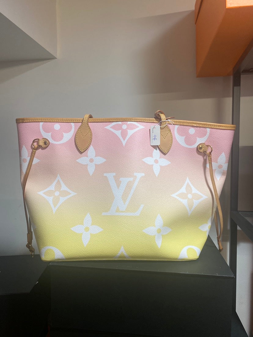 Louis Vuitton Monogram Giant By The Pool Neverfull MM Light Pink
